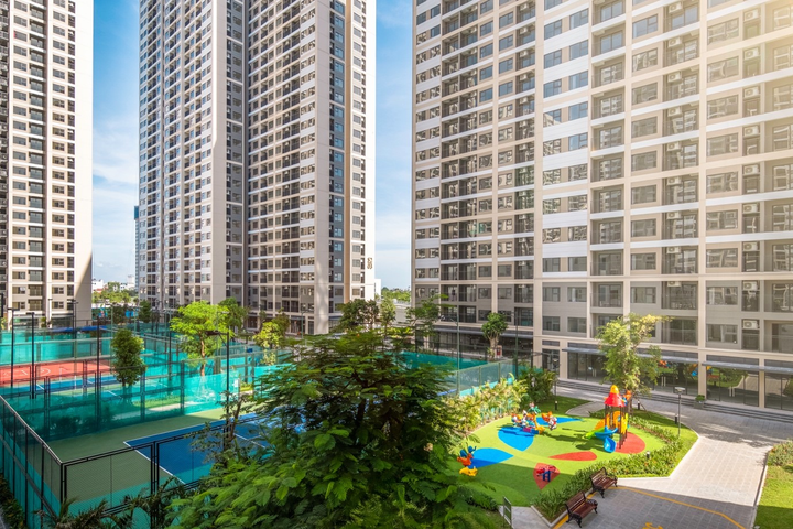 Công trường hoạt động xuyên đêm bất chấp COVID - 2