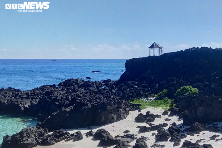 Cận cảnh công trình bê tông ‘mọc’ trên đá nham thạch ngàn năm ở đảo Lý Sơn - 8