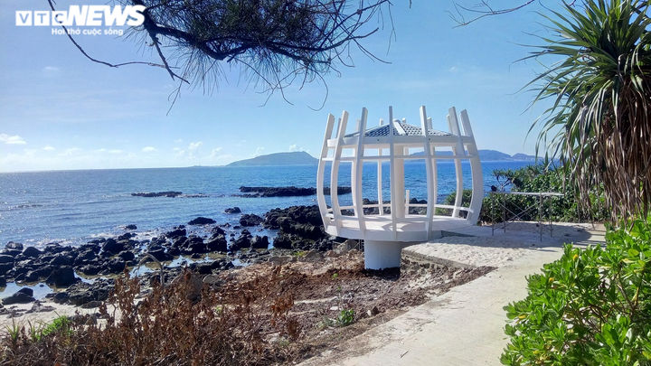 Cận cảnh công trình bê tông ‘mọc’ trên đá nham thạch ngàn năm ở đảo Lý Sơn - 1