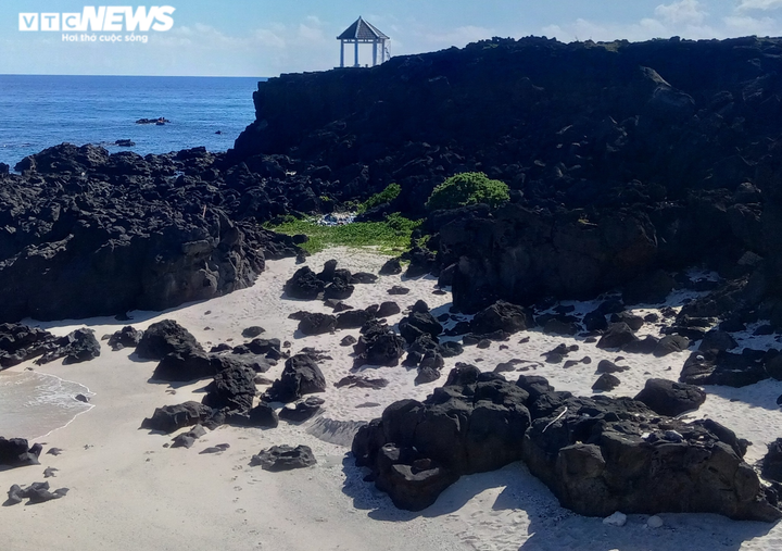 Cận cảnh công trình bê tông ‘mọc’ trên đá nham thạch ngàn năm ở đảo Lý Sơn - 6