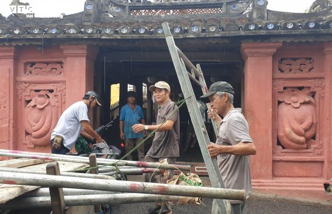 Ảnh: Cận cảnh người dân 5 tỉnh miền Trung gồng mình chạy bão số 5 - 19