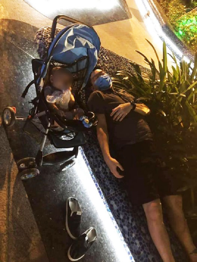 Ngủ quên trong lúc đưa con nhỏ đi công viên, ông bố bị dân mạng 'mắng' tới tấp - 1