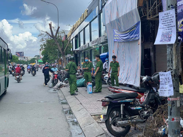 Người đàn ông gây cháy ngân hàng Eximbank ở TP.HCM khai gì? - 4