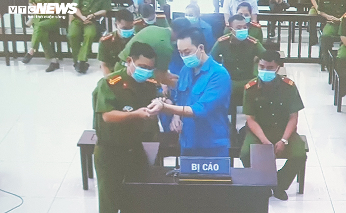 Hình ảnh giám đốc trung tâm đấu giá đất ở Thái Bình cùng vợ Đường 'Nhuệ' hầu tòa - 1