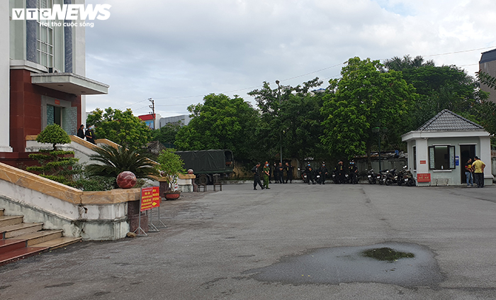 Hình ảnh giám đốc trung tâm đấu giá đất ở Thái Bình cùng vợ Đường 'Nhuệ' hầu tòa - 10