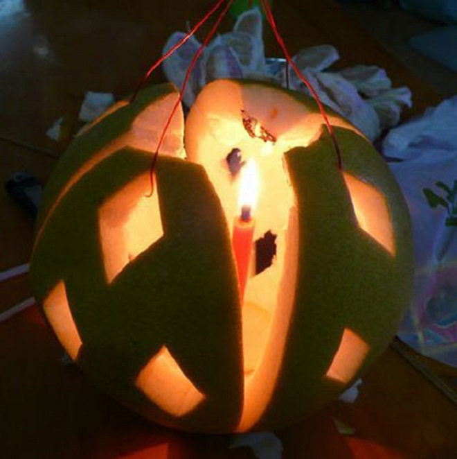 Bật cười trước muôn kiểu đèn trung thu tự chế của các 'thánh lầy' - 4