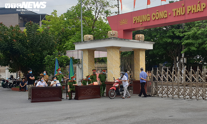 Hình ảnh giám đốc trung tâm đấu giá đất ở Thái Bình cùng vợ Đường 'Nhuệ' hầu tòa - 7