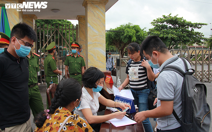 Hình ảnh giám đốc trung tâm đấu giá đất ở Thái Bình cùng vợ Đường 'Nhuệ' hầu tòa - 8