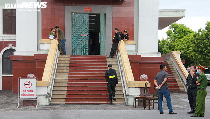 Hình ảnh giám đốc trung tâm đấu giá đất ở Thái Bình cùng vợ Đường 'Nhuệ' hầu tòa - 9