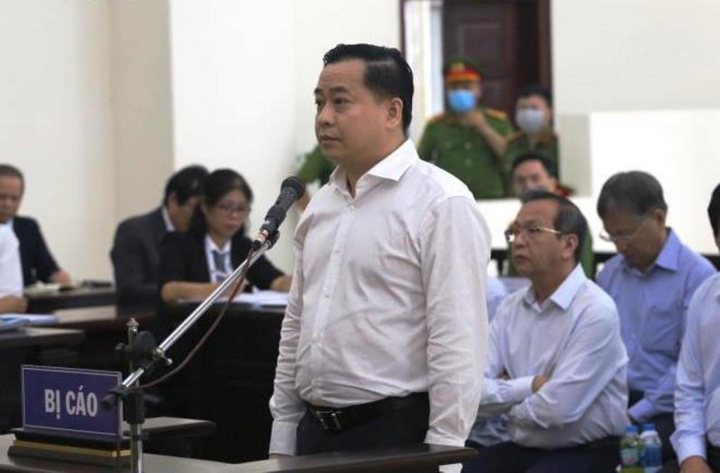 Phan Văn Anh Vũ bị cáo buộc hối lộ hơn 16 tỷ đồng - 1