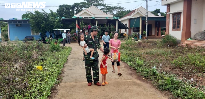 Quảng Trị: Mưa lớn gây chia cắt nhiều nơi, thuỷ điện xả lũ khẩn cấp - 1