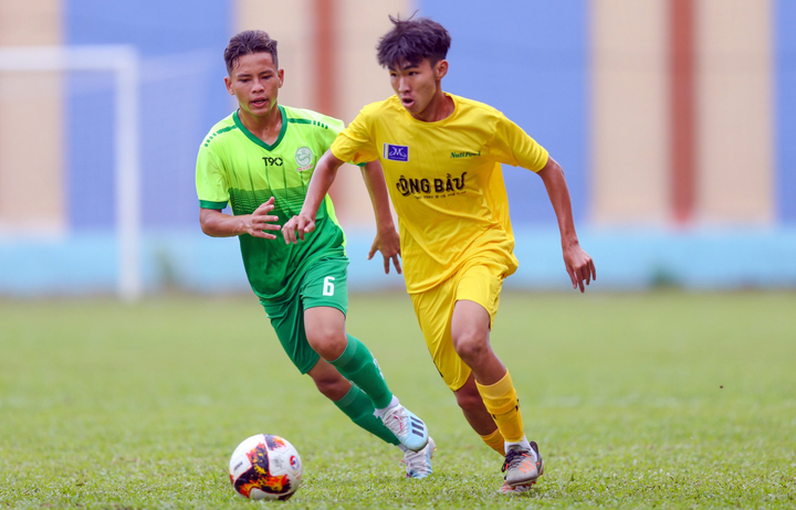 Thầy Giôm lần đầu dẫn đội bóng không phải HAGL đá giải trẻ - 2