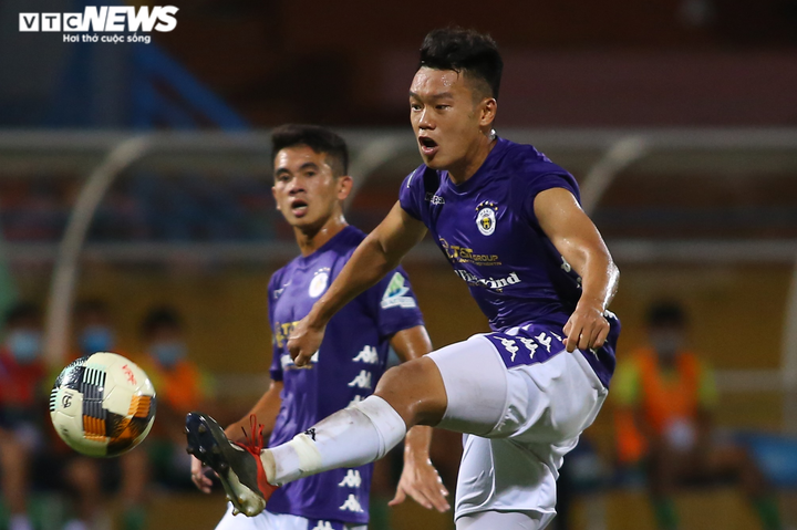 Hùng Dũng lo Quế Ngọc Hải, Bùi Tiến Dũng làm khó Thành Chung - 1