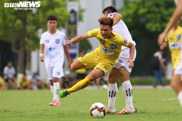 Thầy Giôm đến xem, U17 HAGL thoát thua trận ra quân U17 Quốc gia - 4