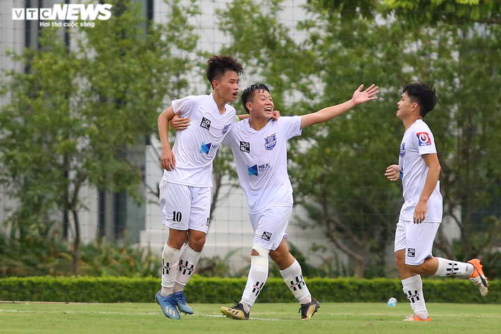 Thầy Giôm đến xem, U17 HAGL thoát thua trận ra quân U17 Quốc gia - 7