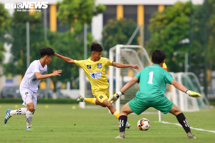 Thầy Giôm đến xem, U17 HAGL thoát thua trận ra quân U17 Quốc gia - 6