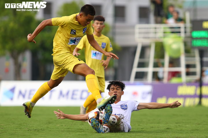 Thầy Giôm đến xem, U17 HAGL thoát thua trận ra quân U17 Quốc gia - 1