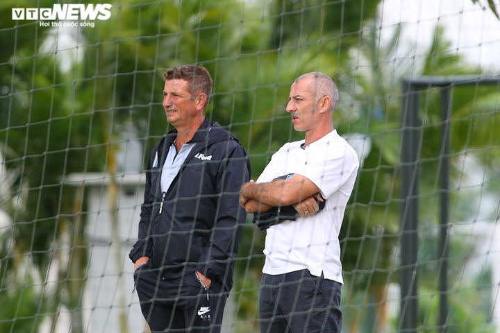 Thầy Giôm đến xem, U17 HAGL thoát thua trận ra quân U17 Quốc gia - 2