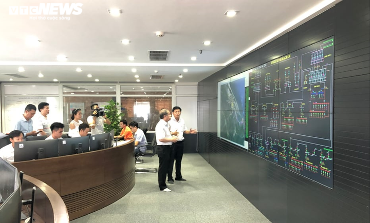 Quảng Trị - Huế tan hoang sau bão số 5, quân dân chung tay khắc phục - 13