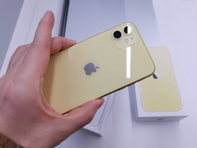 Cửa hàng liên tục giảm giá iPhone 11 - 1