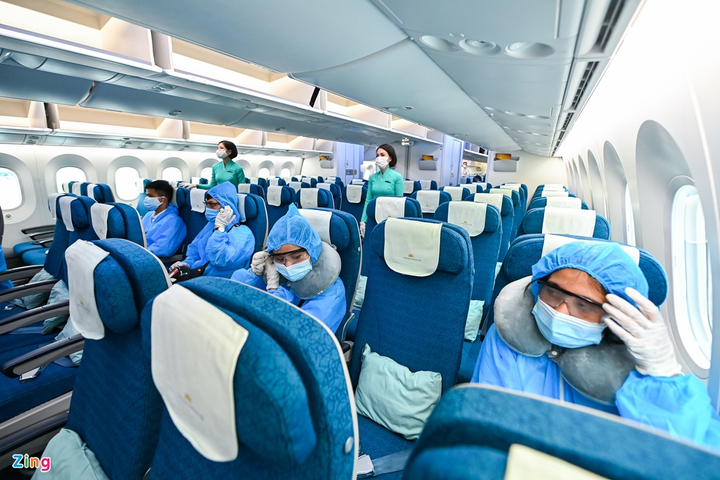 Chuyến bay thương mại quốc tế đầu tiên trở lại sau dịch COVID-19 - 11