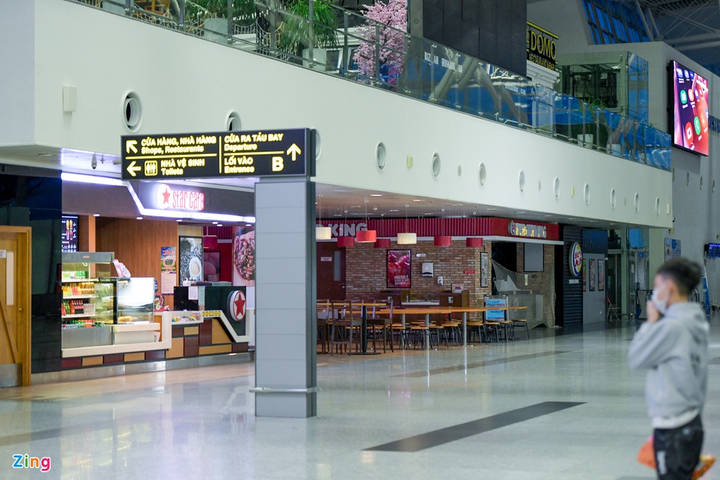 Chuyến bay thương mại quốc tế đầu tiên trở lại sau dịch COVID-19 - 12