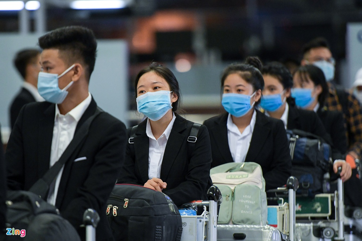 Chuyến bay thương mại quốc tế đầu tiên trở lại sau dịch COVID-19 - 4