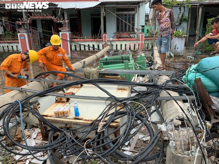 Quảng Trị - Huế tan hoang sau bão số 5, quân dân chung tay khắc phục - 10