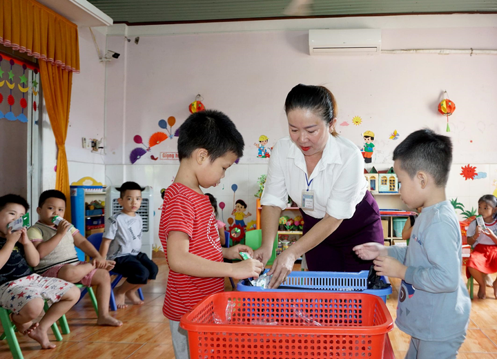 Bình Định tích cực với các công tác triển khai sữa học đường trong năm học mới - 3