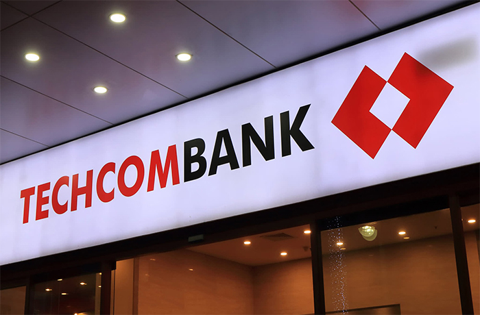 Cổ phiếu Techcombank: ‘Sếp’ lớn bán, người thân chi tiền tỷ mua - 1
