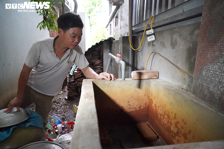 Cơn khát nước sạch của 1 triệu dân Hà Nội: Một gia đình phải lắp tới 9 máy bơm - 3