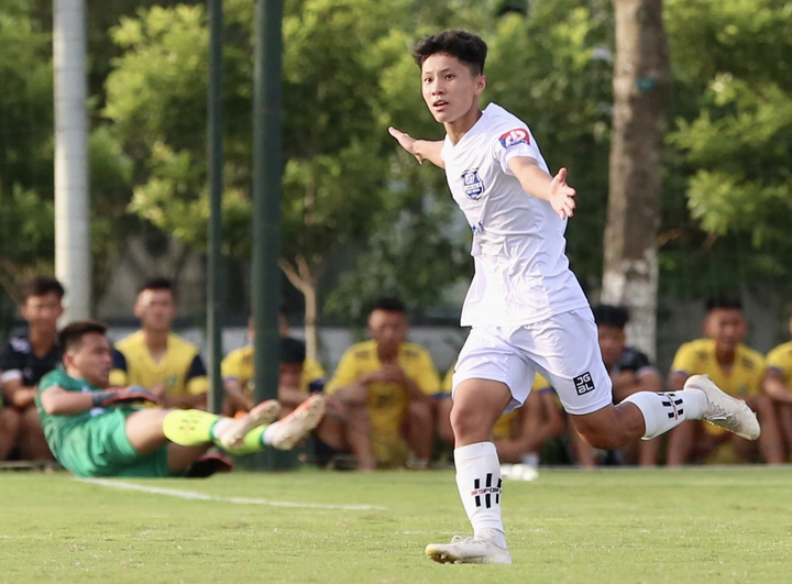 Nguyễn Thái Quốc Cường, em họ Công Phượng là ai? - 1