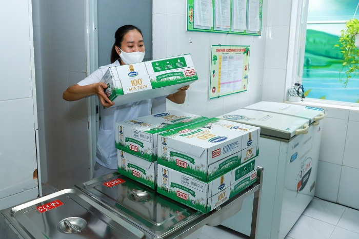 Đà Nẵng tổ chức cho học sinh uống sữa học đường ngay ngày đầu tựu trường - 3