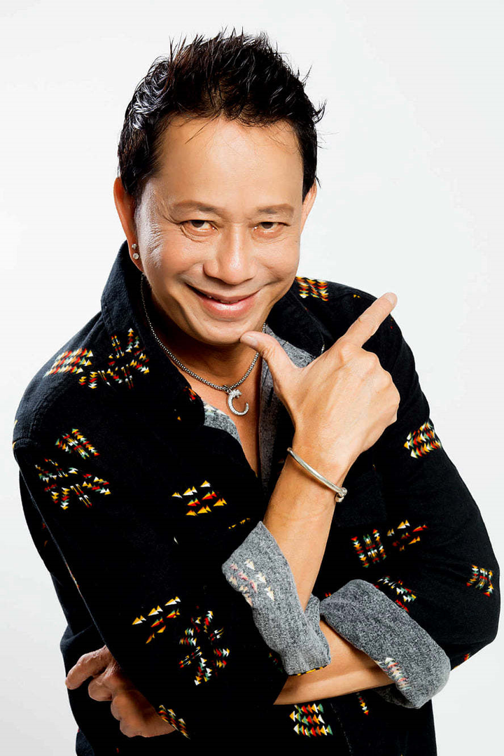 Danh hài Bảo Chung ôm 300 cây vàng mua siêu xe, dân chơi cũng phải nể - 3