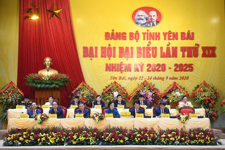 Ông Trần Quốc Vượng: 'Đưa chỉ số hạnh phúc vào báo cáo là đặc sắc của Yên Bái' - 2