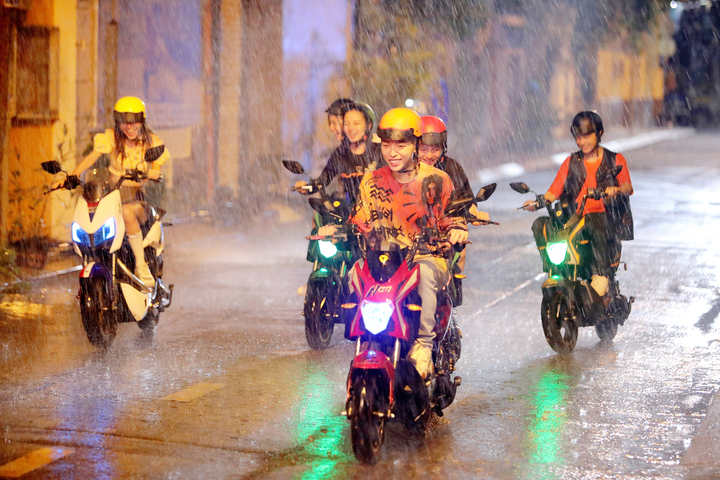 3 tiêu chí phụ huynh cần biết để mua xe điện chất lượng và chính hãng cho con - 4