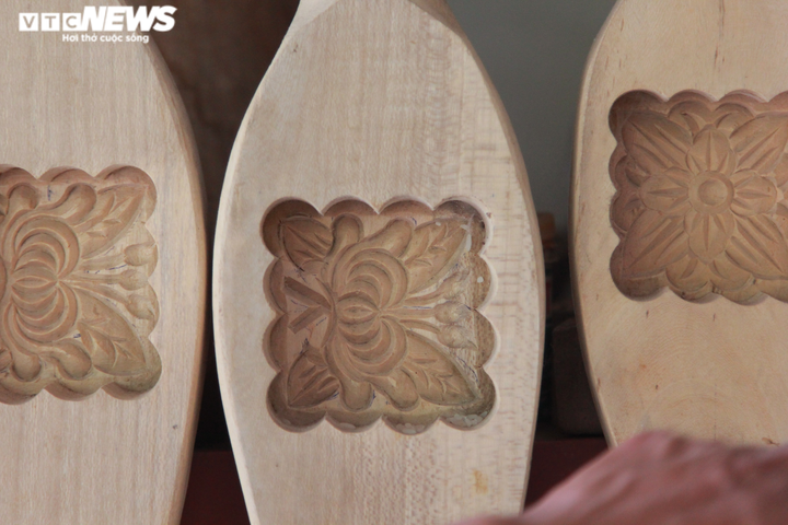 Nghệ nhân duy nhất của làng mộc đau đáu giữ nghề đục khuôn bánh trung thu - 2