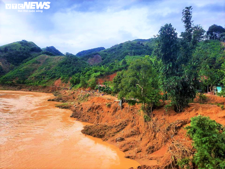 Lội qua sông về nhà, người phụ nữ ở vùng cao Quảng Nam bị nước cuốn thiệt mạng - 1