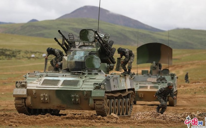 Trung Quốc tập trận bắn đạn thật ở Tây Tạng - 1