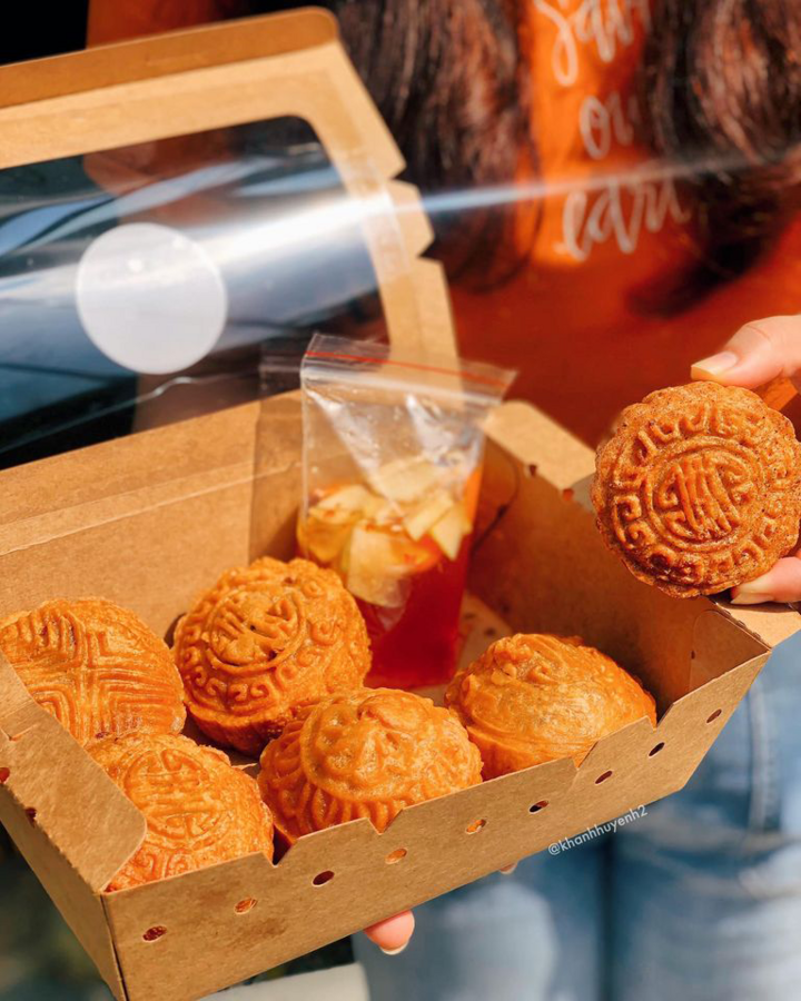 'Sốt xình xịch' món bánh trung thu rán nóng hổi, vừa thổi vừa ăn - 3