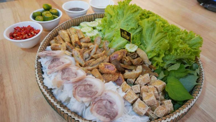 Hương vị bún đậu mắm tôm Việt trên đất Campuchia - 1