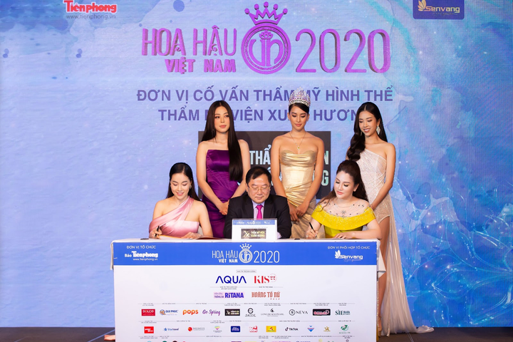 Hoa hậu doanh nhân Xuân Hương rạng rỡ tại buổi họp báo Hoa hậu Việt Nam 2020 - 2