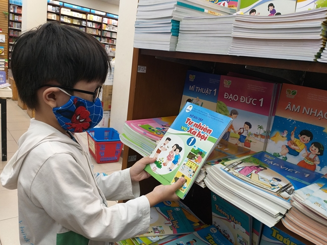 Sách tham khảo động chạm lợi ích nhiều giáo viên, nhà xuất bản... - 1