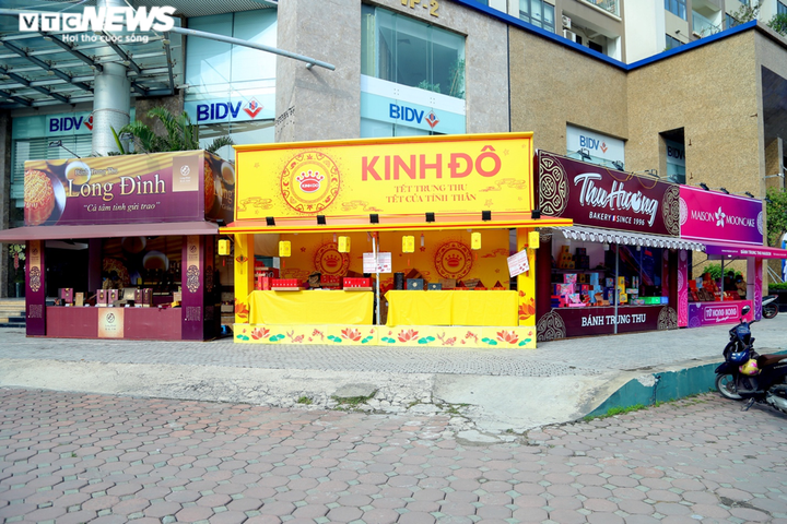 Dân thắt chặt chi tiêu, bánh trung thu siêu sang bị thất sủng - 1