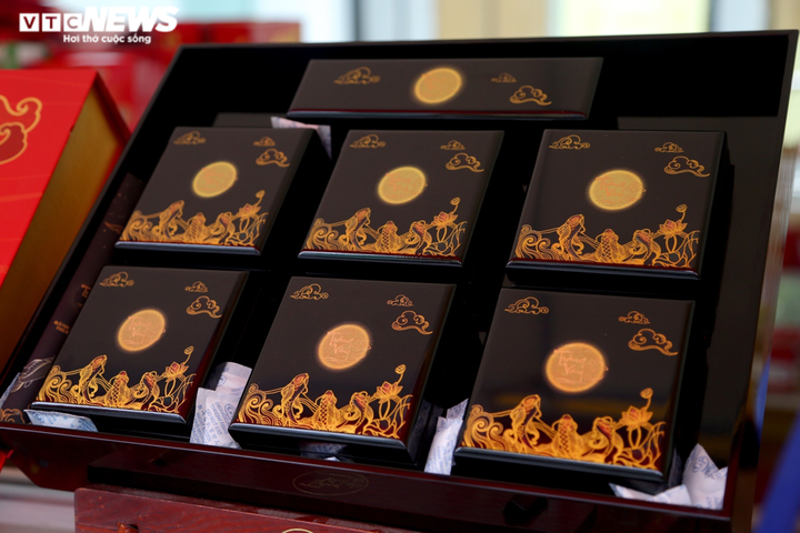 Dân thắt chặt chi tiêu, bánh trung thu siêu sang bị thất sủng - 4