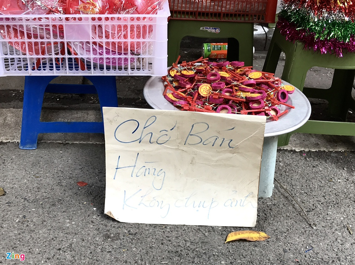 Chặn khách 'sống ảo', tiểu thương Hà Nội thu phí chụp ảnh Trung thu - 5