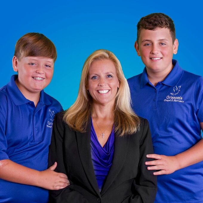 Mỹ: Mẹ cho các con học online từ nhà tang lễ - 2