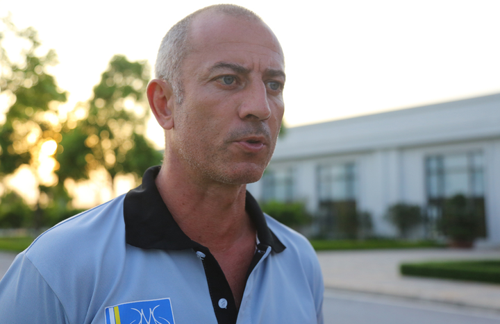 HLV Guillaume Graechen: Lứa Công Phượng phải đốt cháy giai đoạn để đá V-League - 2