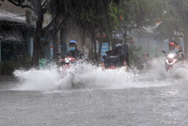 Sáng nay, các tỉnh Bắc Bộ có mưa to - 1