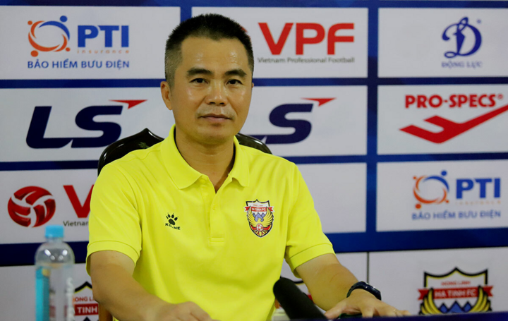 HLV Mai Xuân Hợp: ‘Bầu Đệ không can thiệp vào quyết định xếp đội hình của tôi’ - 2